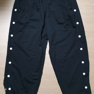 밑단트임 똑딱이 조거바지 새제품 XL사이즈 검정 2만원