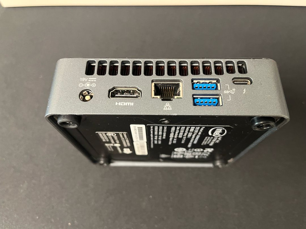 nuc8i5bek / 누크--1