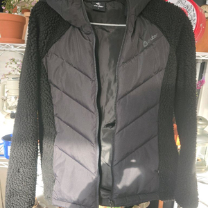 도이터 쉐르파 후드 여성 자켓 점퍼 블랙 90