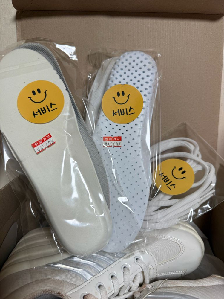 고도리슈즈 여자스포츠모델 운동화 신발 235사이즈--6