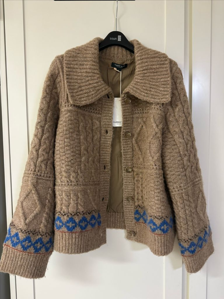 써스데이아일랜드 가디건 새상품--4
