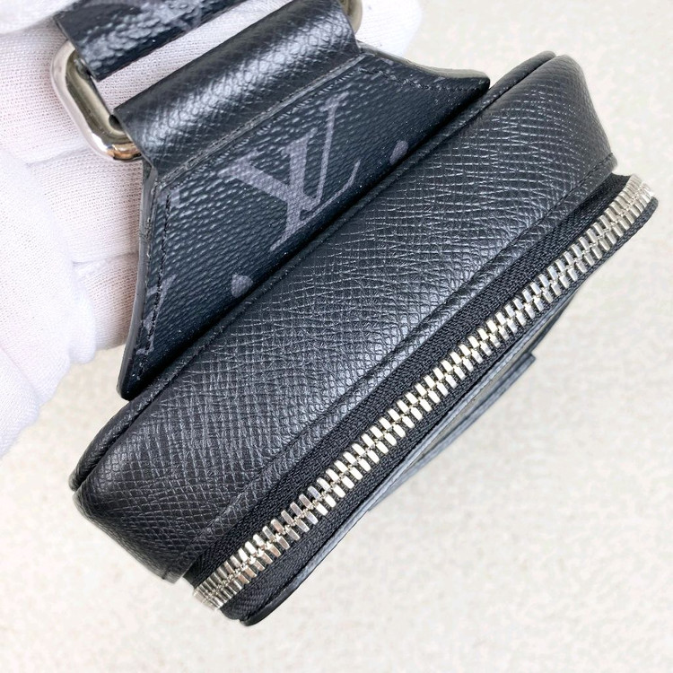 루이비통 크로스백 아웃도어 슬링백--2