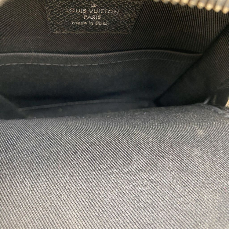 루이비통 크로스백 아웃도어 슬링백--9