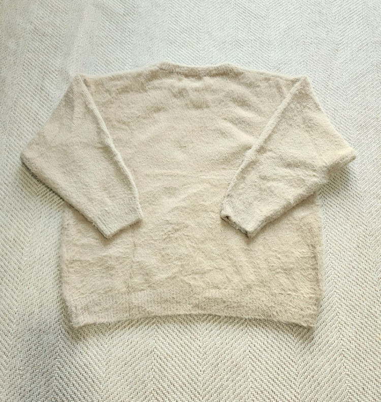 제너럴아이디어 모헤어 니트 판매 이미지