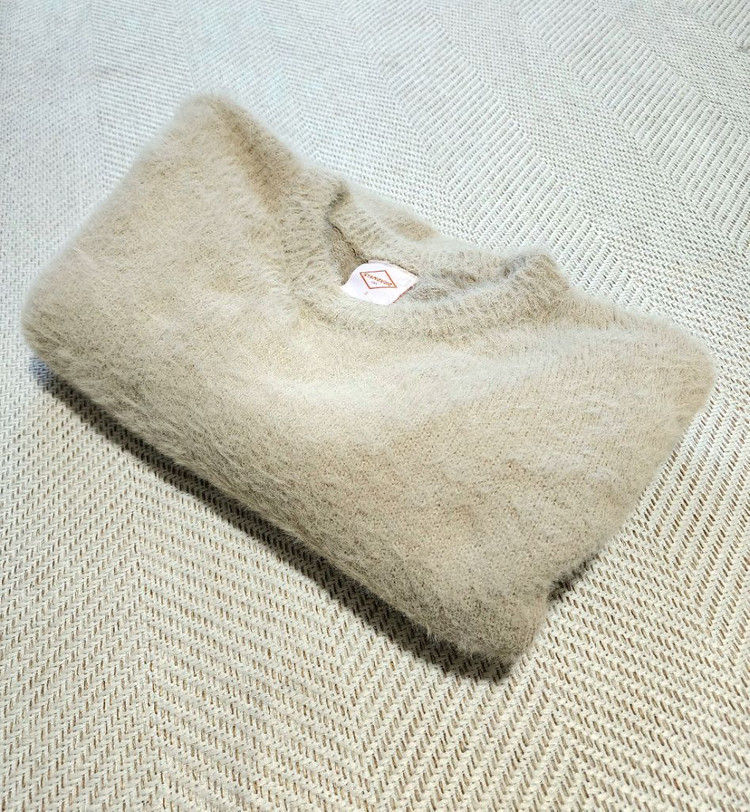 제너럴아이디어 모헤어 니트 판매 이미지