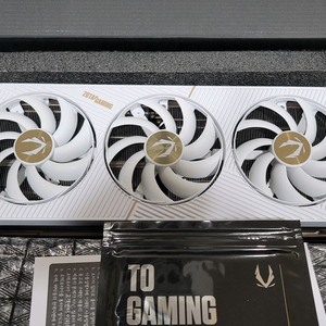 ZOTAC 지포스 RTX 5090 SOLID OC White