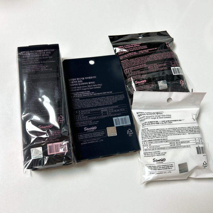 (미개봉새제품)필리밀리 X 헬로키티 천사와악마 에디션 판매--1