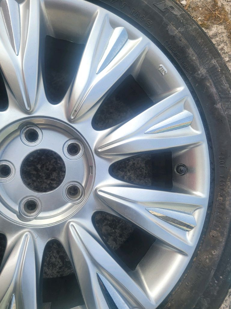 제네시스BH 380 2010년 스페어 타이어 2개 이미지