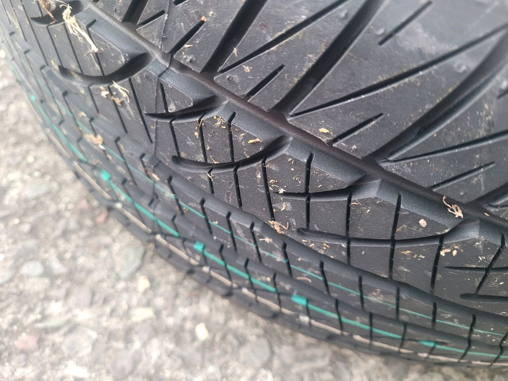 제네시스BH 380 2010년 스페어 타이어 2개 이미지