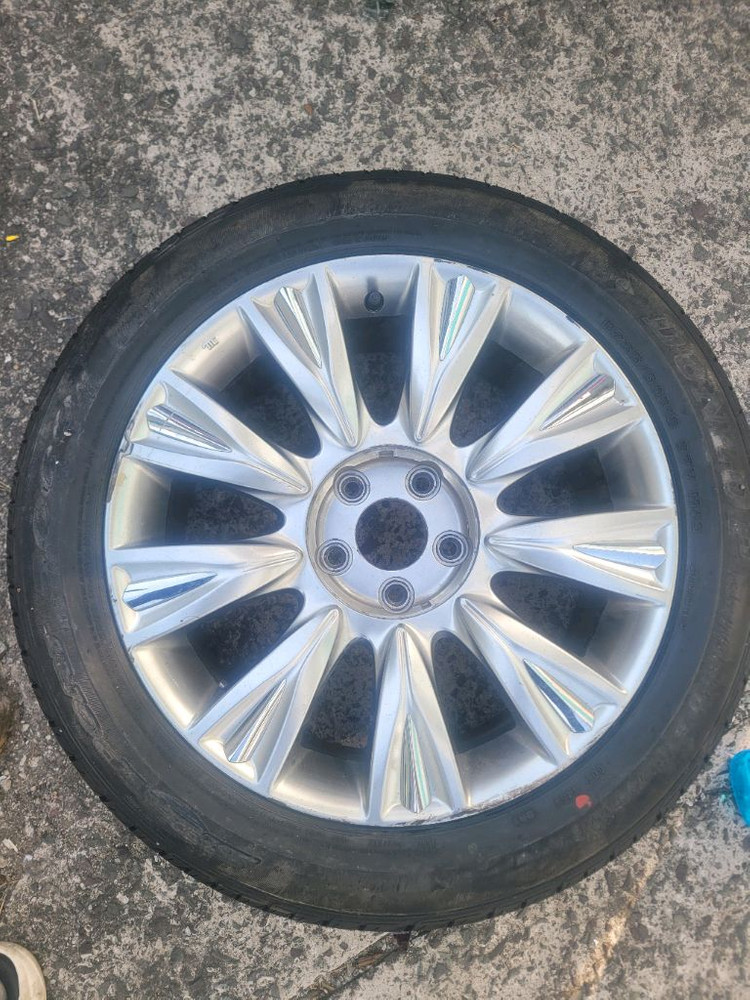 제네시스BH 380 2010년 스페어 타이어 2개 이미지