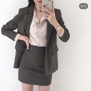 메이라운지 베이지 포켓 블라우스 Free 이미지