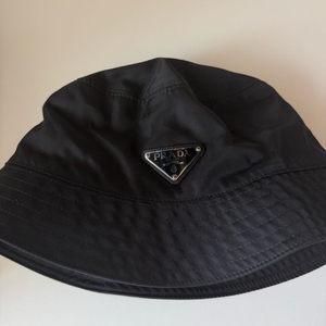 프라다 리나일론 버킷햇 M