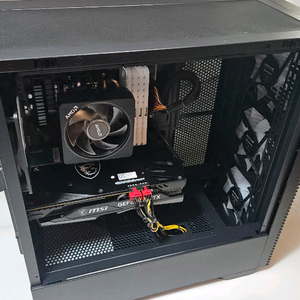 라이젠 5600x RTX 3060 12G 기반의 컴퓨터 본체 판매합니다.