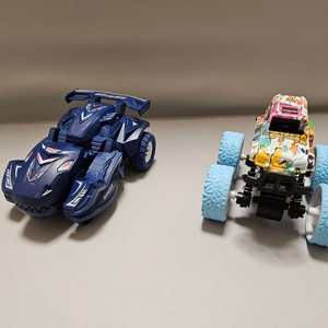 자동차 장난감 2종 (공룡 변신 자동차, 몬스터 자동차) 이미지