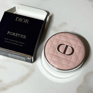 디올 포에버 쿠션 바이닐 핑크 케이스 리미티드 이미지