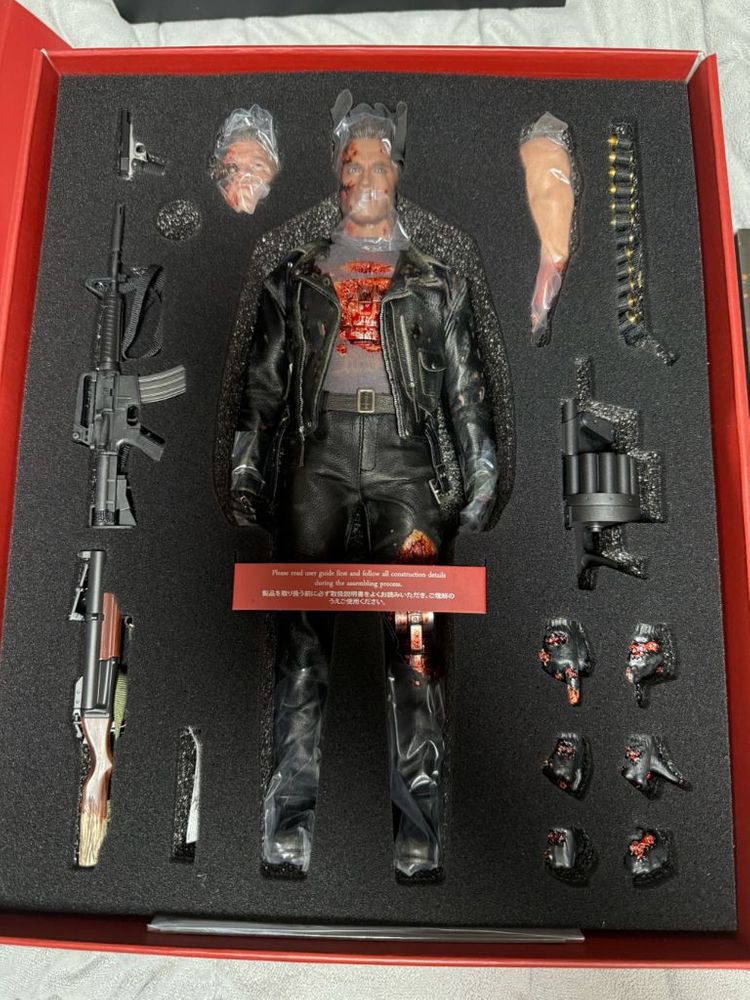 핫토이 터미네이터2 심판의 날 dx46 t800 배틀 데미지 피규어 개봉품 팔아요~--0