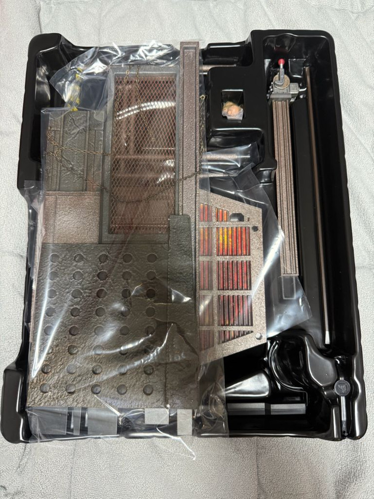 핫토이 터미네이터2 심판의 날 dx46 t800 배틀 데미지 피규어 개봉품 팔아요~--2