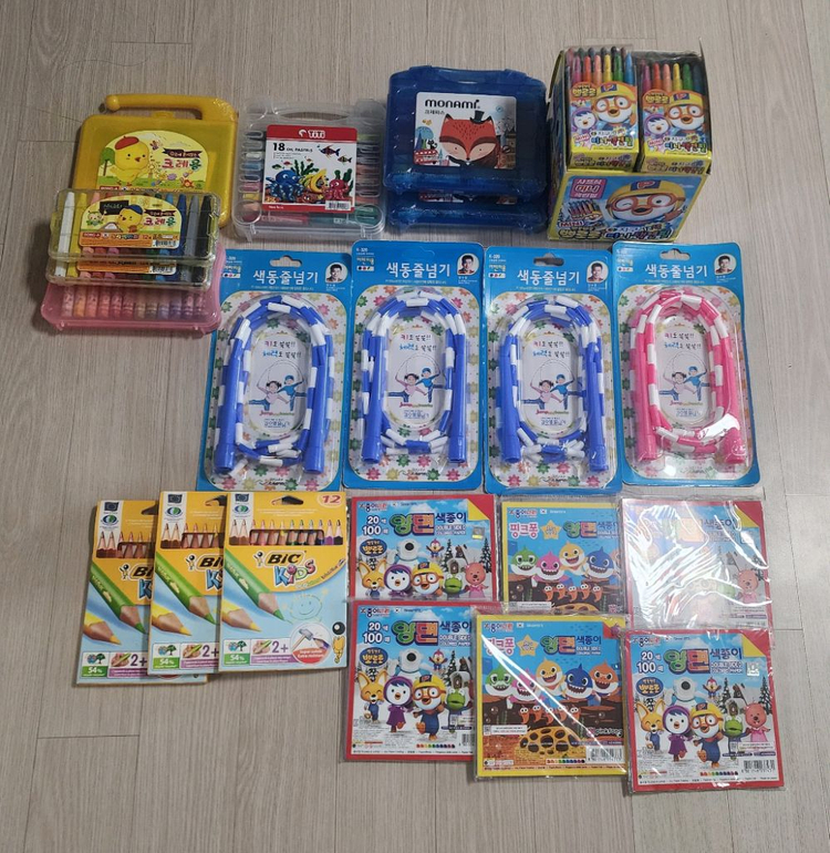 문구류(색종이, 색연필, 크레파스, 줄넘기, 스케치북 등)--1