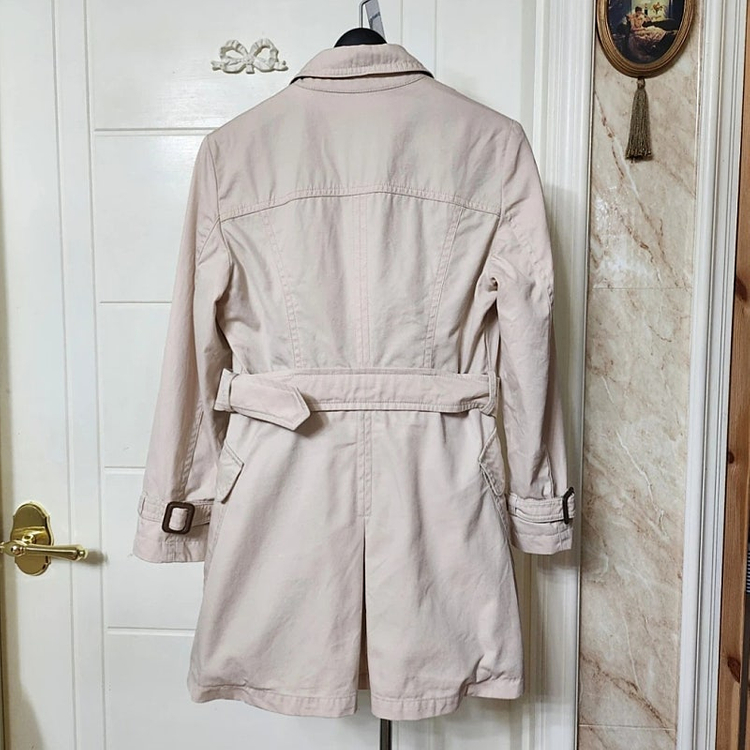 (140호) 10y. 버버리 키즈 트렌치코트 / 키즈 여아 주니어 몽클레어 구찌 펜디 디올 셀린느--2