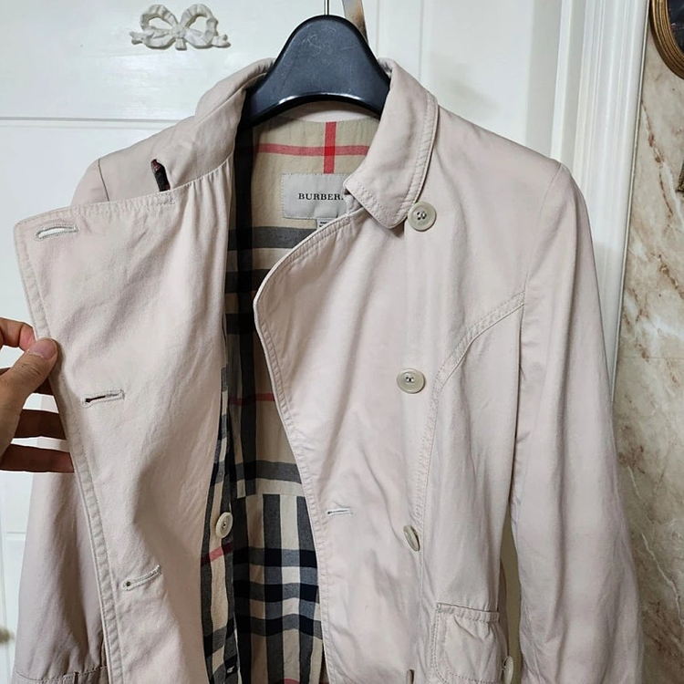 (140호) 10y. 버버리 키즈 트렌치코트 / 키즈 여아 주니어 몽클레어 구찌 펜디 디올 셀린느--4