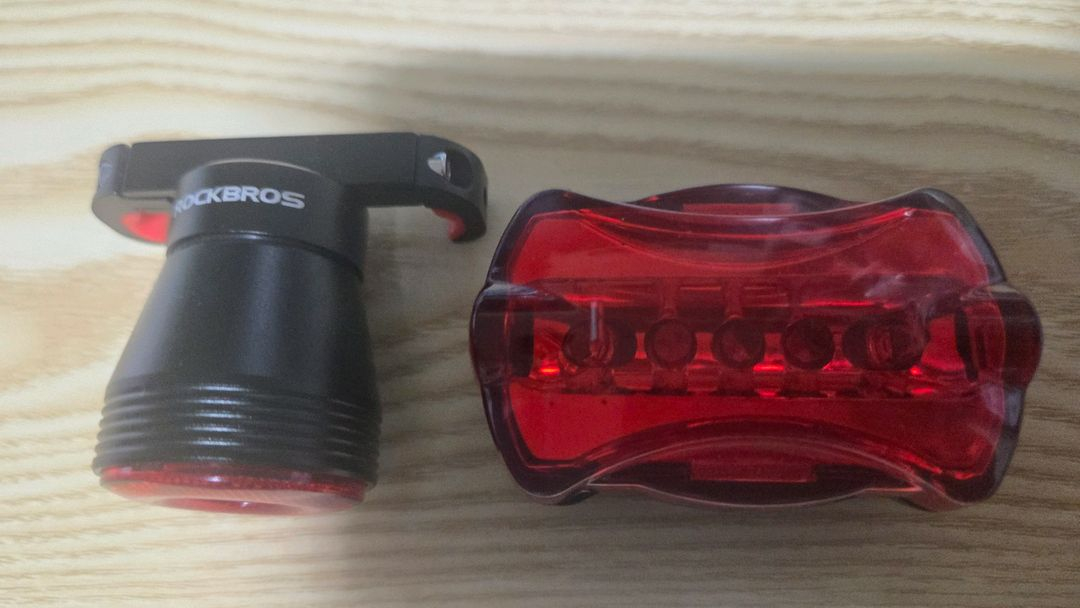 메리다 스컬트라 100 디스크 로드 자전거 (M/L) 상태 A급/ 실내 자전거 거치대 / 후레쉬 2개--2