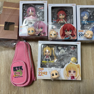 봇치더락 넨도로이드 (히토리, 키타, 료, 니지카) 판매합니다 + 사은품 기타 파우치.