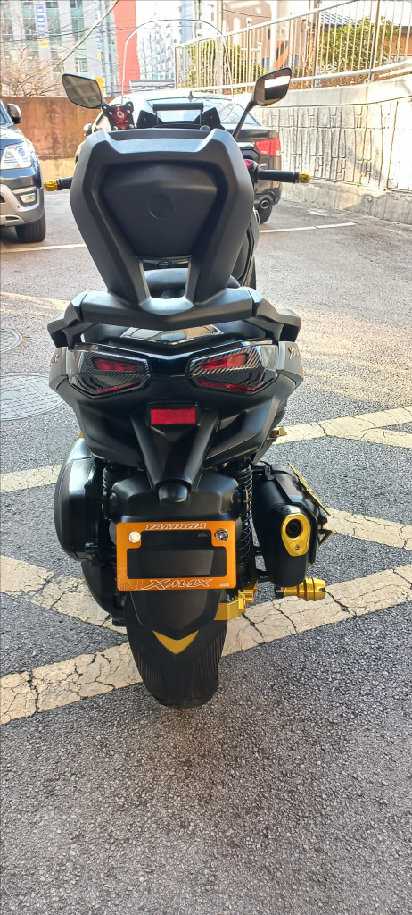 부산) XMAX 300 24년식 신형 블랙무광--3