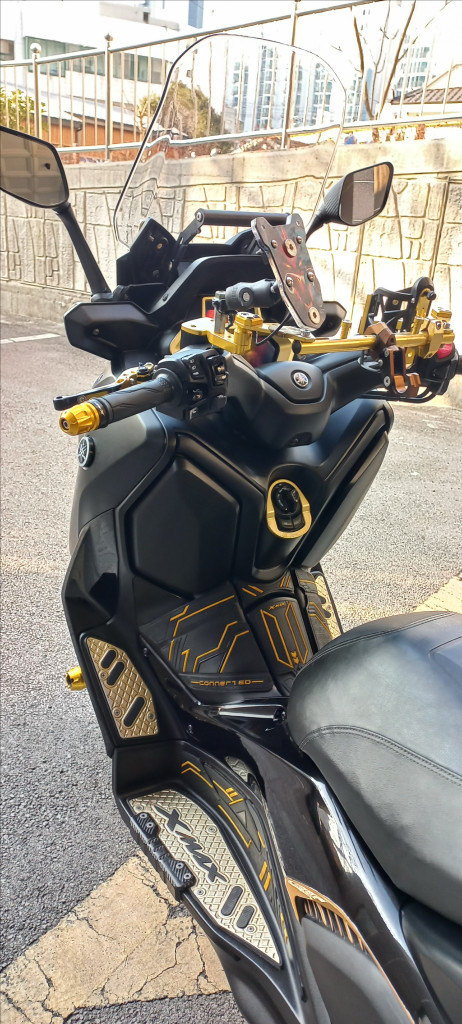 부산) XMAX 300 24년식 신형 블랙무광--5