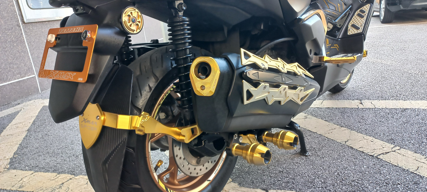 부산) XMAX 300 24년식 신형 블랙무광--6