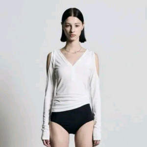 [품절새상품] 보헤미안서울 보헴서 홀버튼 롱 슬리브 화이트