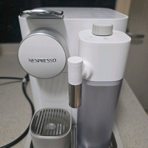 네스프레소 그랑 라티시마 이미지