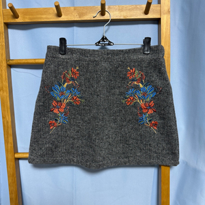 헤링본 자수 미니 스커트 M