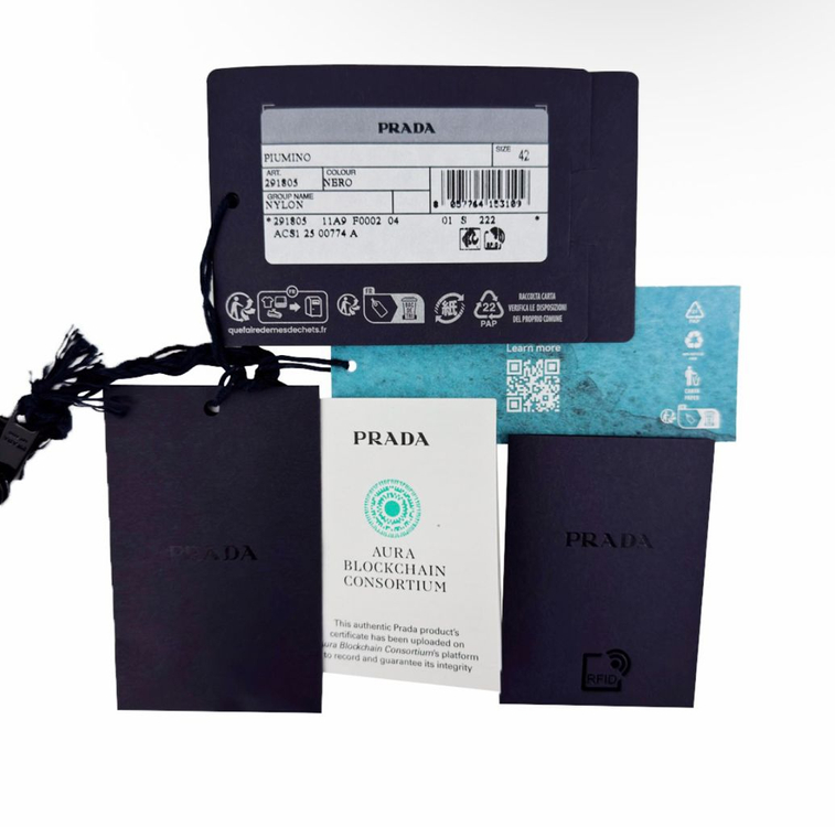 [42] 프라다 여성 삼각로고 리나일론 컨버터블 숏 패딩 자켓 블랙--8