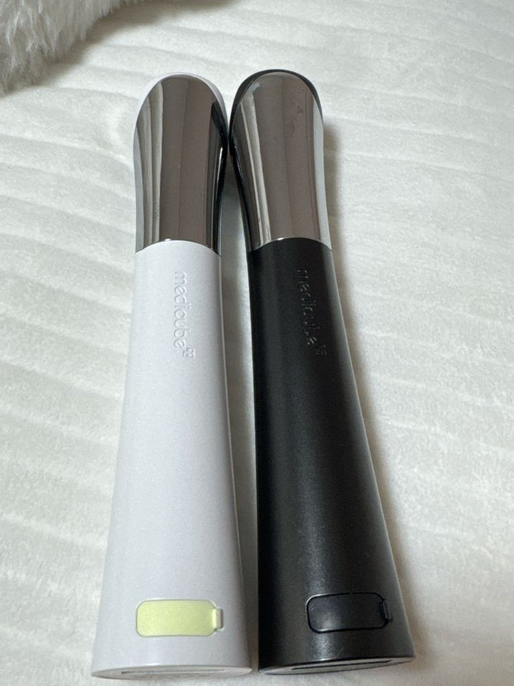 메디큐브 에이지알 에어샷+부스터힐러 세트--2