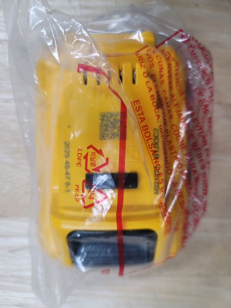 디월트 배터리 20v3ah 슬림형 배터리--1