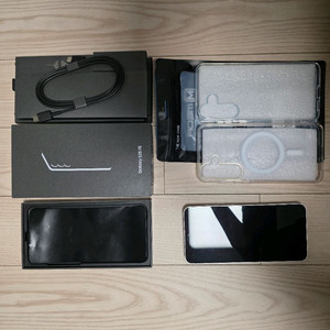 갤럭시 S25 FE 화이트실버. 256GB. 풀박스. 기스없음. 2개월사용. 케이스2개