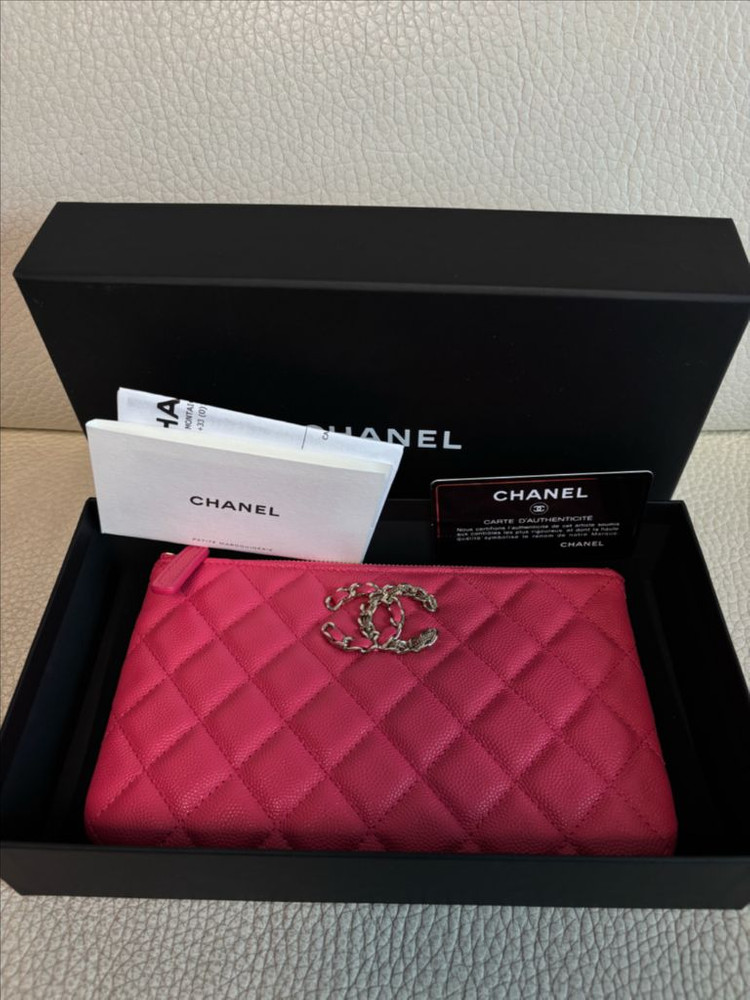 [미사용][정품]샤넬 19 하프체인 로고 캐비어 클러치백--4