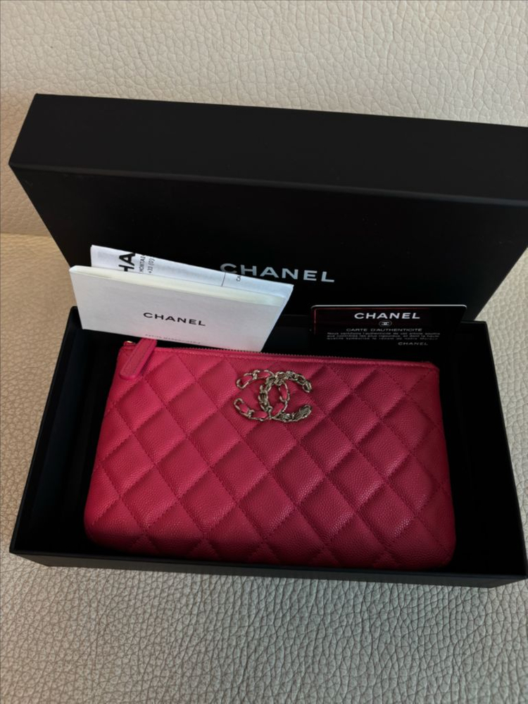 [미사용][정품]샤넬 19 하프체인 로고 캐비어 클러치백--5