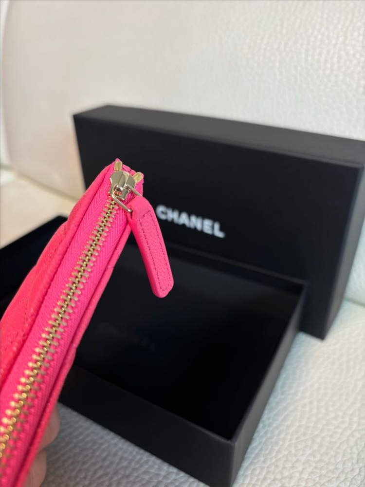 [미사용][정품]샤넬 19 하프체인 로고 캐비어 클러치백--6