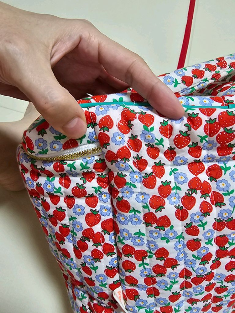 프로젝트프로젝트 스트로베리화이트 콜드다이퍼백(상태좋음)--4