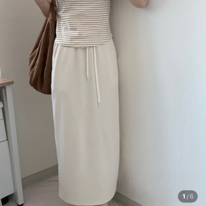 봄여름 아이보리 니트 스커트 (새제품)