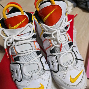 나이키 에어 모어 업템포 240mm