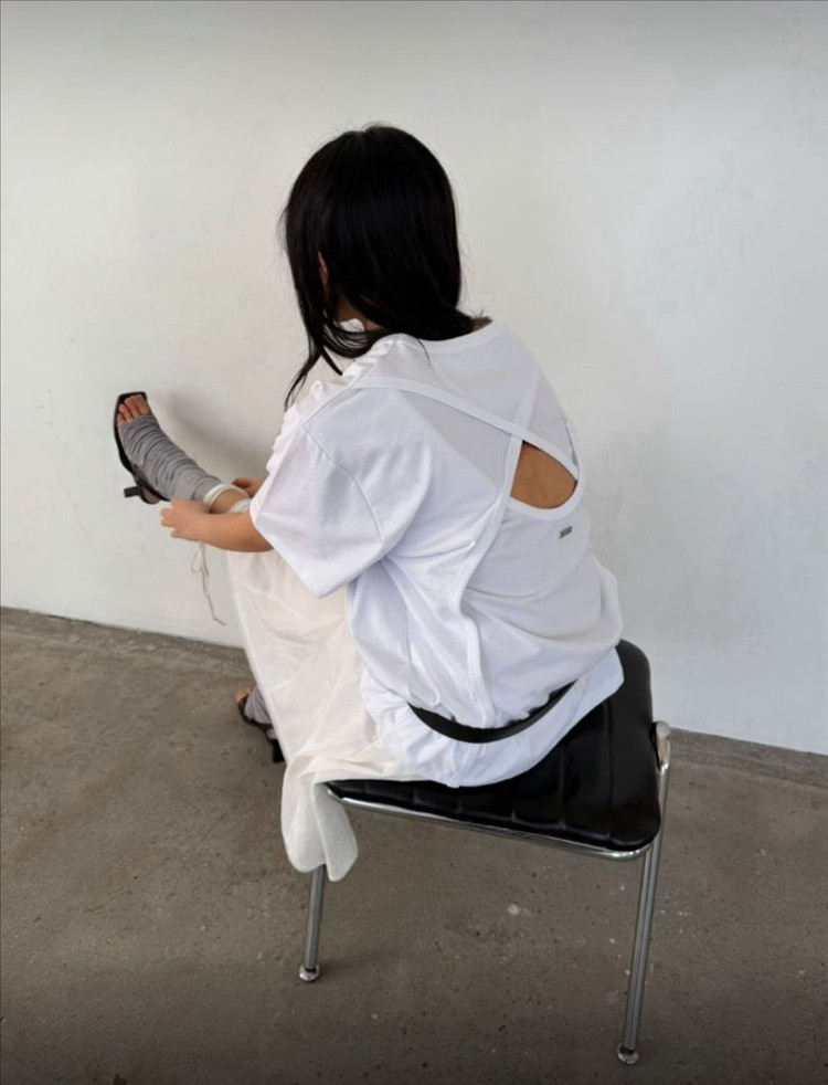 <새상품> 백트임 티셔츠 2color--1