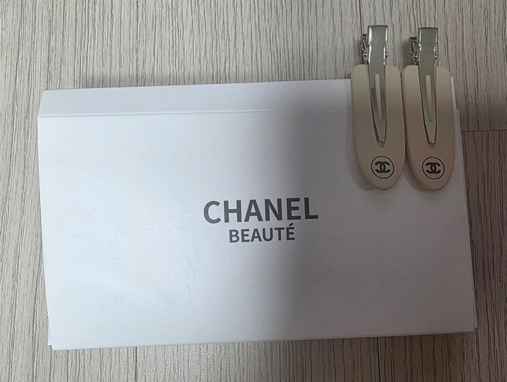 샤넬 뷰티 헤어핀/헤어클립 세트 이미지