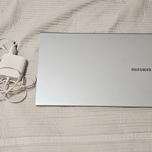 갤럭시북 이온 NT950XCJ-K38 판매합니다.