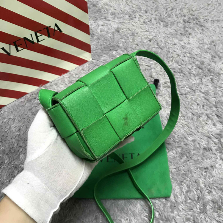 {클로젯}[더스트 구성]보테가베네타 미니 카세트백 그린--2