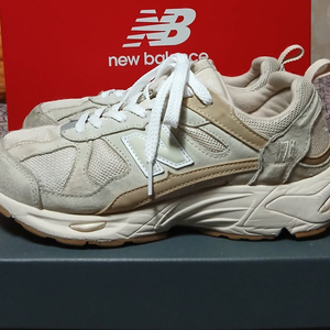 뉴발란스정품878 245사이즈 운동화
