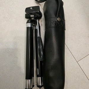 FOCUS 카메라 삼각대