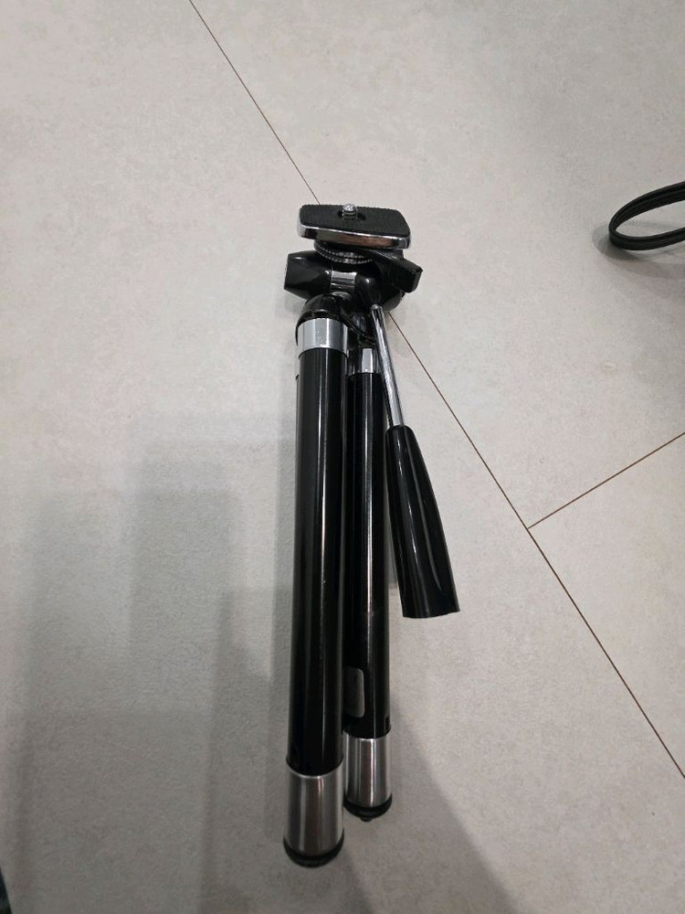 FOCUS 카메라 삼각대--1