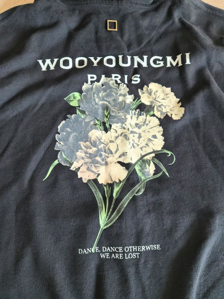 우영미 블랙 후드티(꽃 컬러체인지)--3
